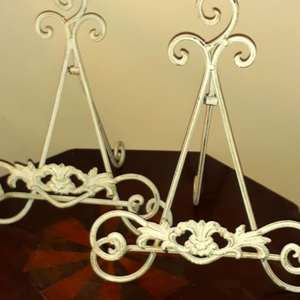 VINTAGE ORNATE METAL EASELS